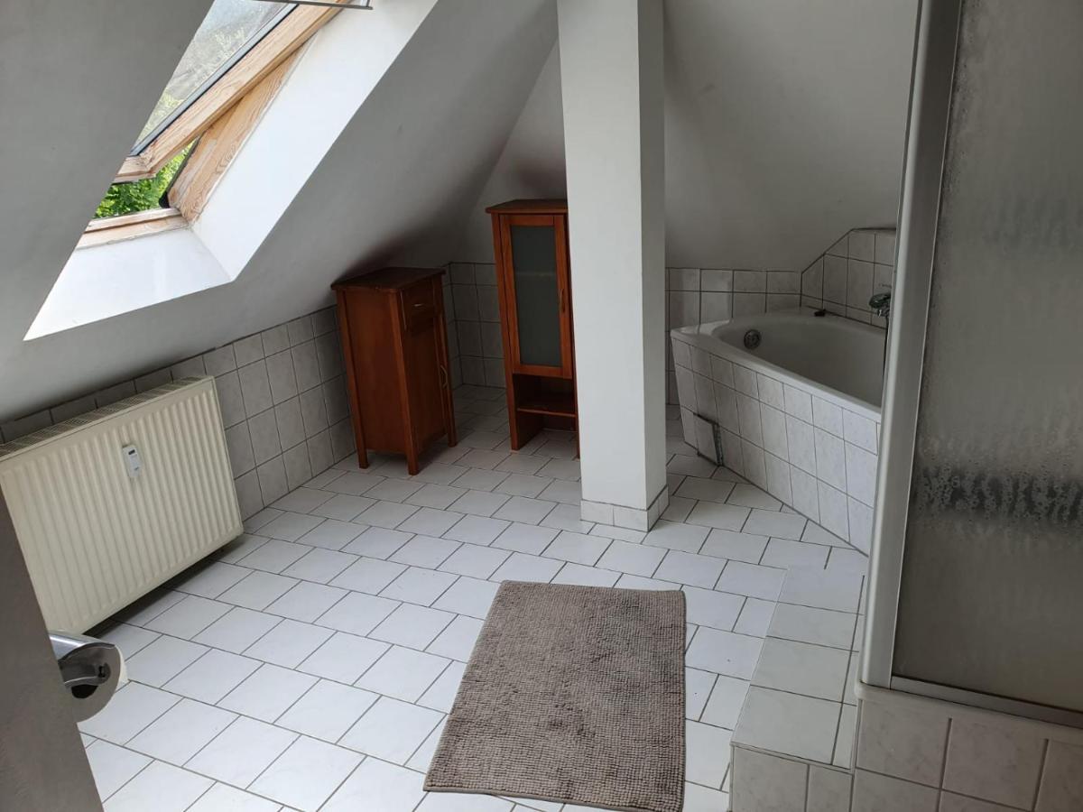 Ferienwohnung Attic Oelsnitz am Hegebach mit Netflix und Parkplatz Self Check-in Exterior foto