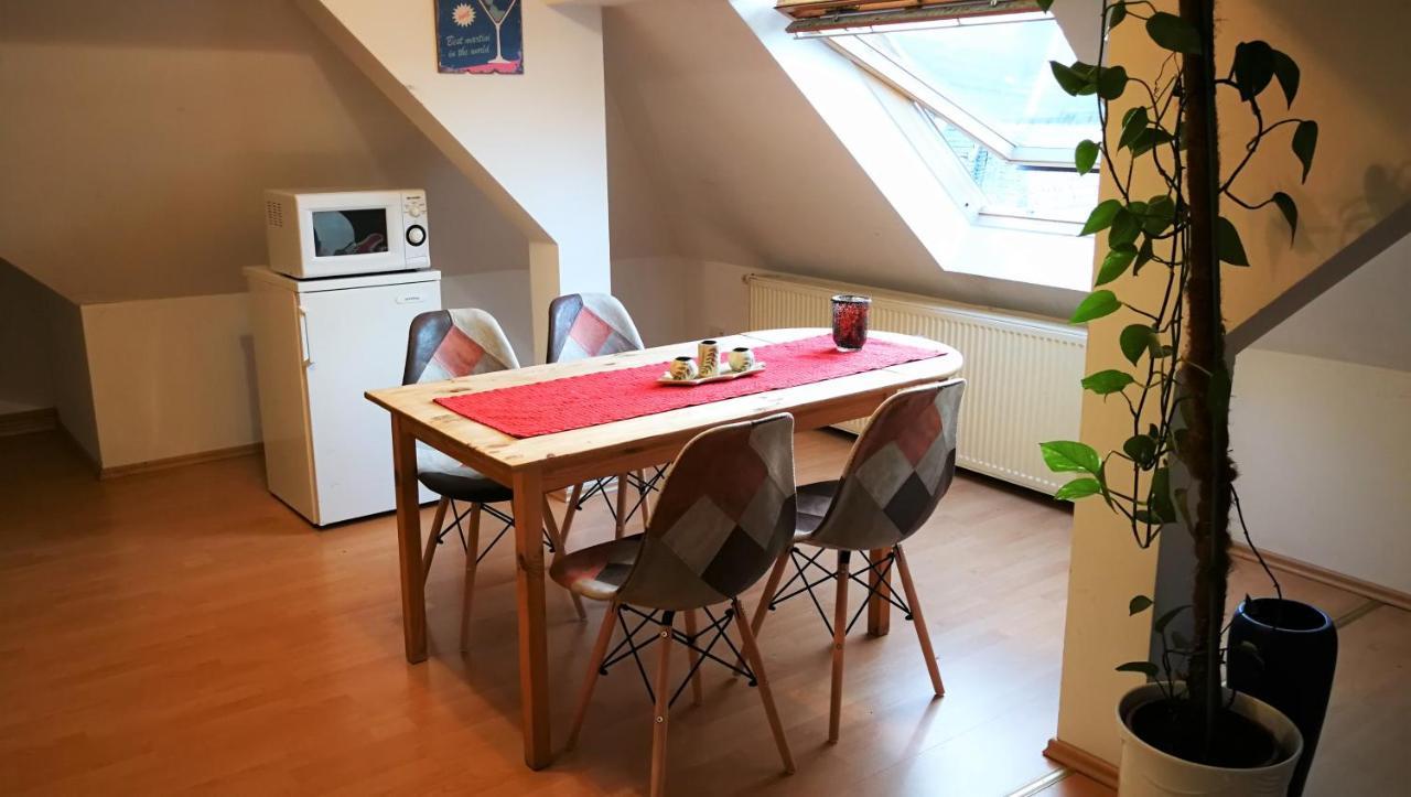 Ferienwohnung Attic Oelsnitz am Hegebach mit Netflix und Parkplatz Self Check-in Exterior foto